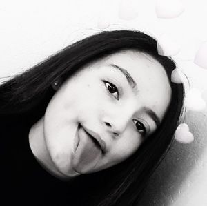 Meet your Posher, Yesenia